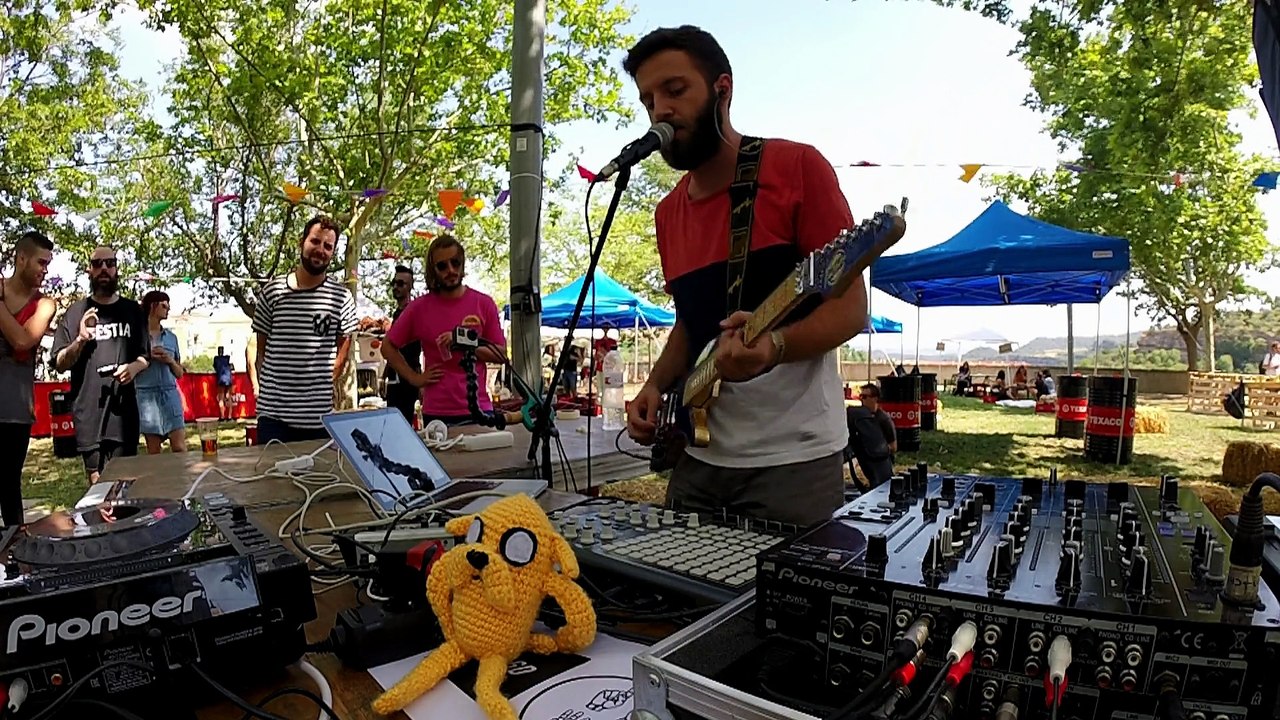 Bearoid 1F:6D x Manrusionica Live