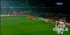 Fernandinho Scores a Fantastic Penalty!
