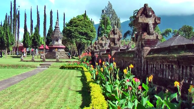 Pura Ulun Danu Bratan, is a major water temple on Bali in Lake Bratan, Indonesia