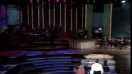 Sergio y Estíbaliz cantan "Me debes un beso"