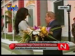 Presidente Chávez recibe a Ivian Sarcos Mis Mundo 2011