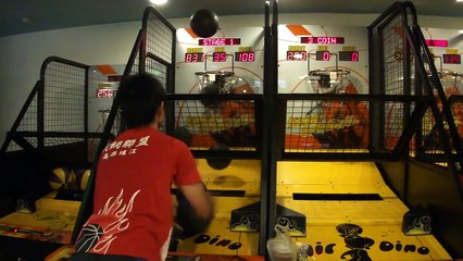 2010/10/31 YOYO投籃機7球895分  shooting machine 895