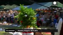 Hundreds recreate 17th century Bulgarian wedding at folk festival - no comment