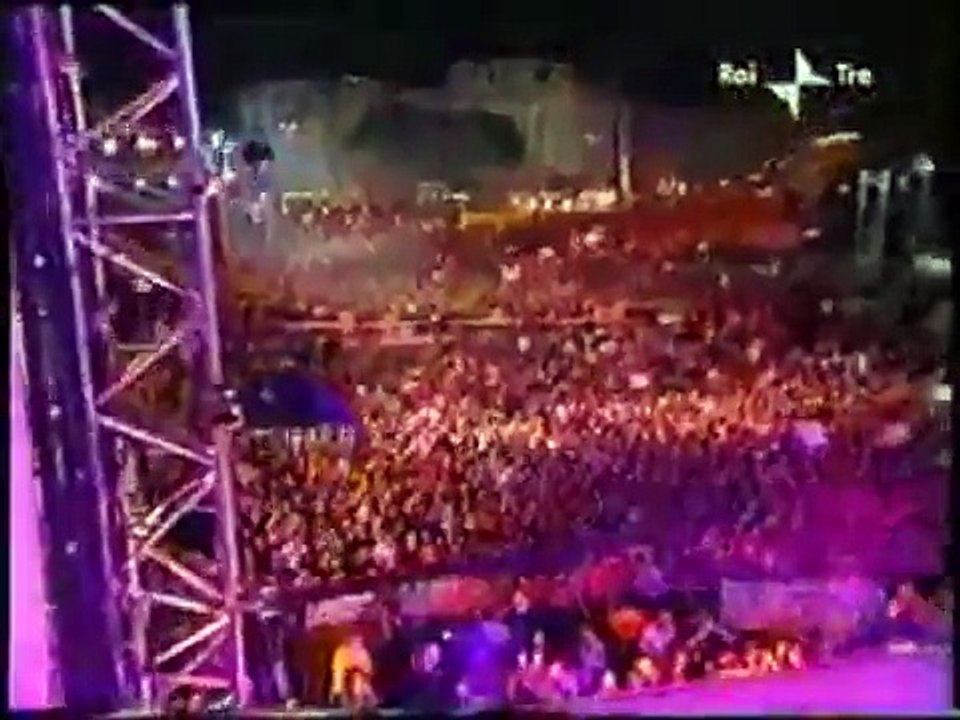Curre curre guagliò 99 Posse Pino Daniele 1 maggio 2001 Roma CUT