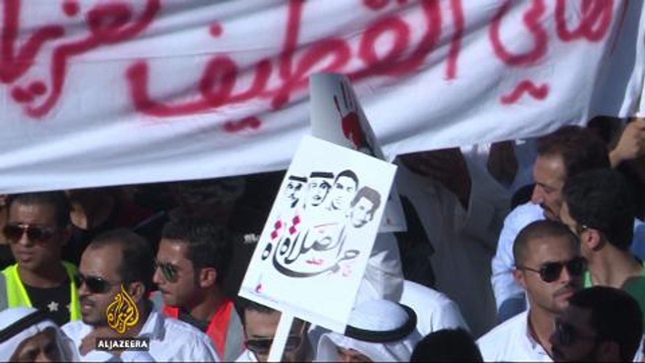 Kuwait holds mass funeral for mosque attack victims