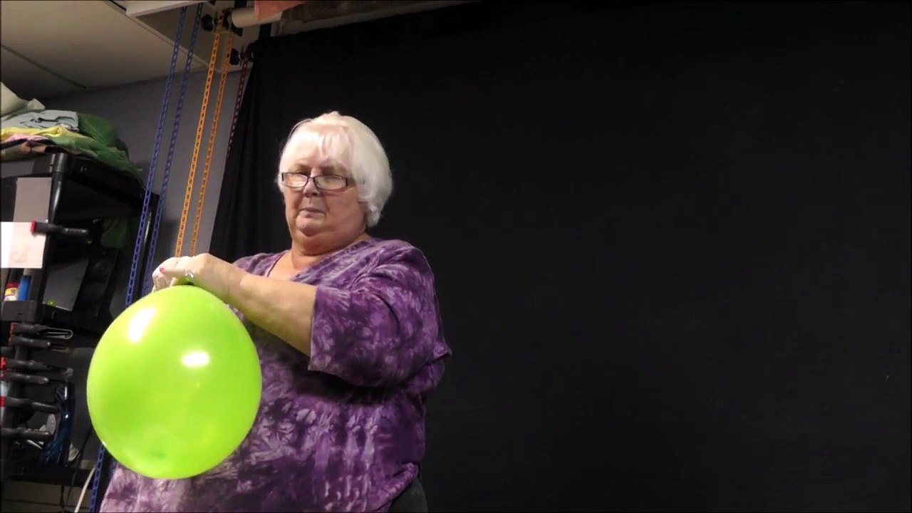 Flour Balloon POP !!