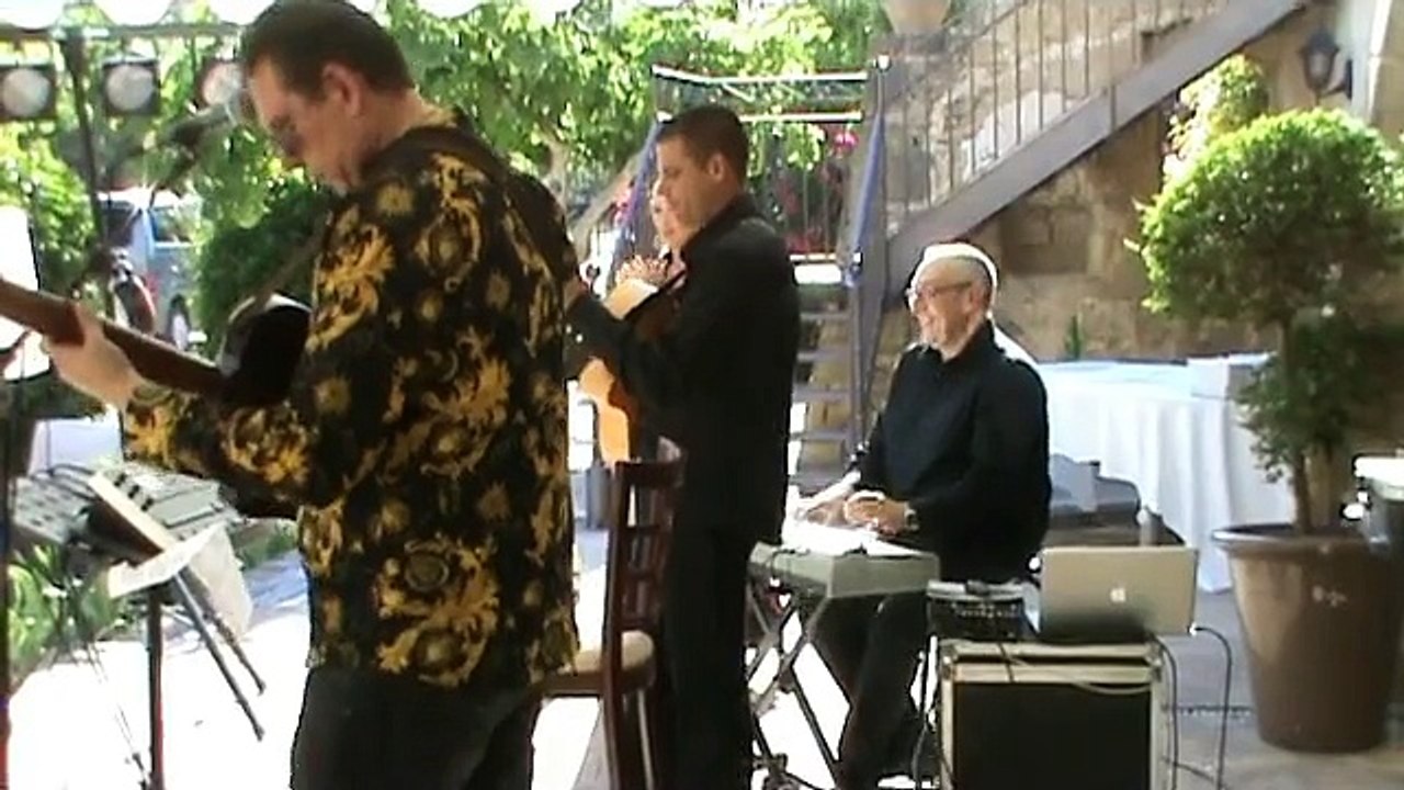 LOS CANITO "GROUPE GIPSY MARIAGE" AU DOMAINE DES ESCAUNES www.canitogroupegipsyflamenco.fr