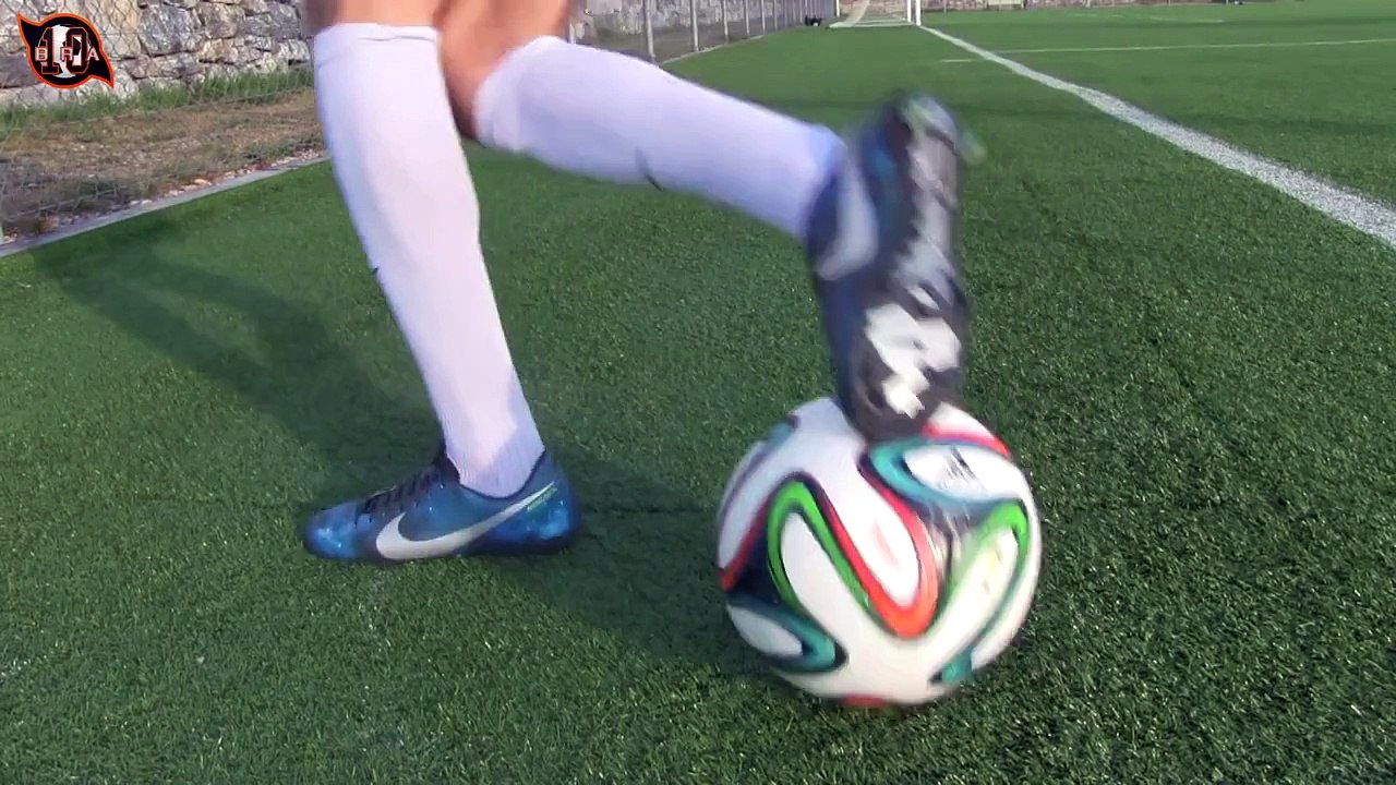 Learn AMAZING Skills #5: Cristiano Ronaldo Signature Move | CR7 Skill Tutorial | by 10BRA