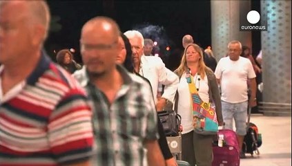 Miles de turistas abandonan Túnez tras el ataque contra el complejo hotelero en Susa