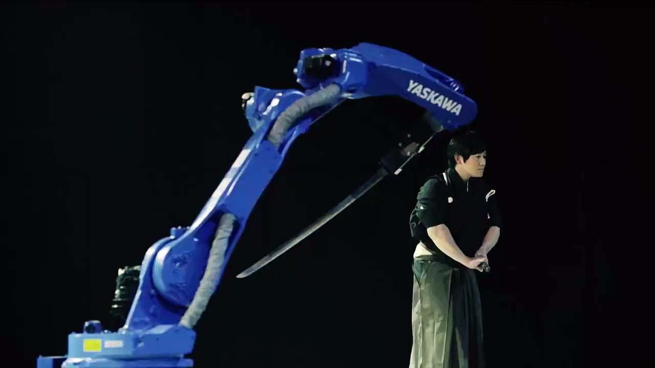 MAN vs ROBOT - Amazing Fight Campare