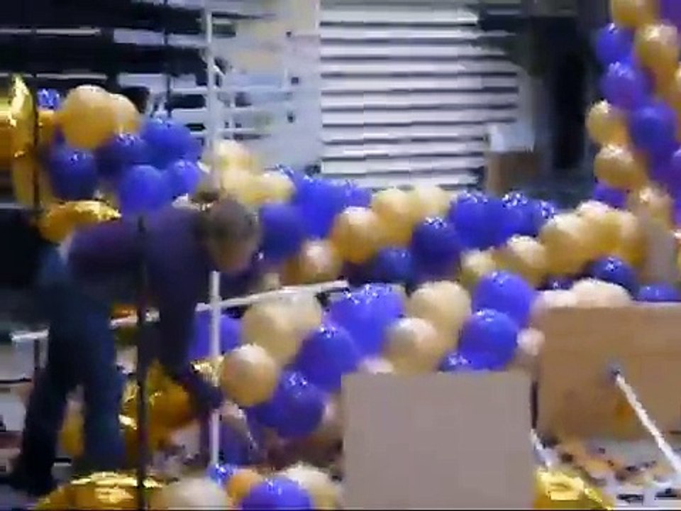 CHRISTA POPS BALLOONS