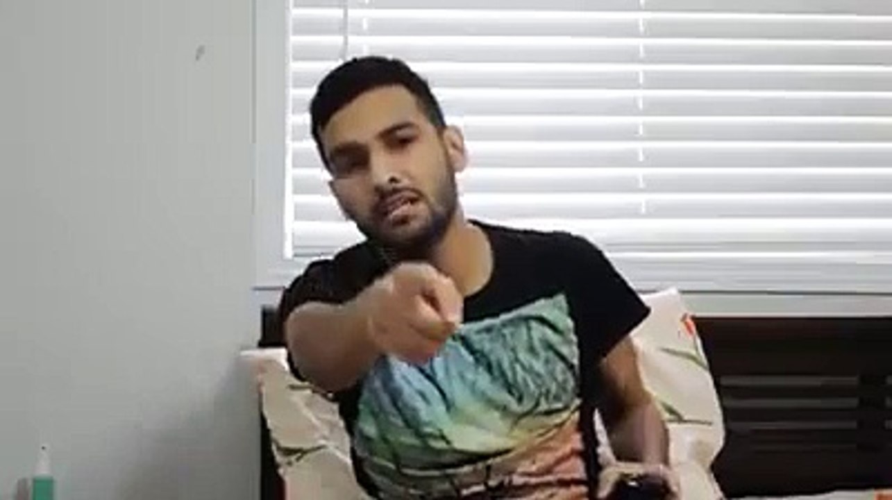 Brown mom never closes the door - ZaidAliT