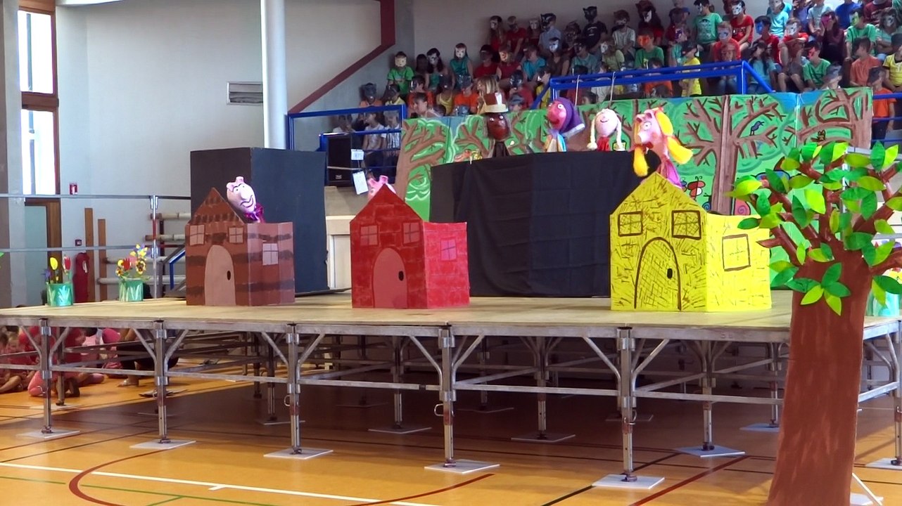 Kermesse 2015 - Spectacle 1  à la Halle du Buis - Saint Blaise du Buis