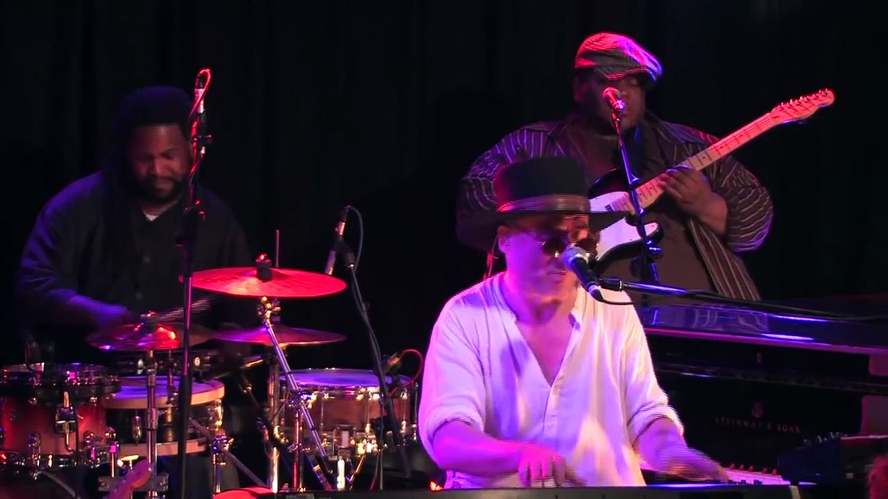 Jon Cleary - Mo Hipper