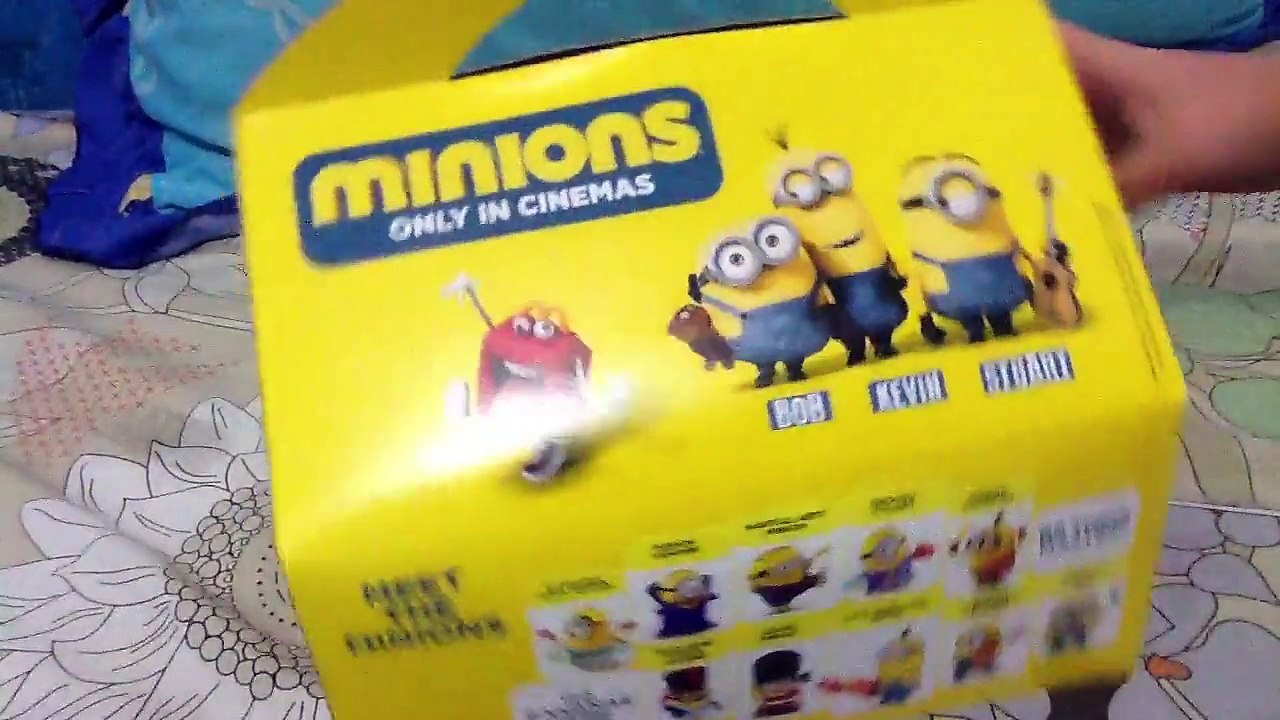 Opening minions happy meal full set!!!!:D