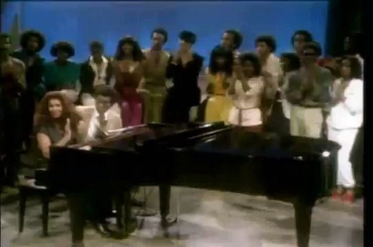 Aretha Franklin and Smokey Robinson - Ooo Baby Baby (soul train live)