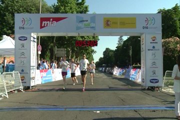 La II carrera 'Hay salida' apoya a la mujer maltratada