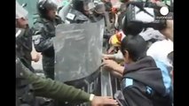 Policía disuelve en la Paz una protesta de niños de la calle