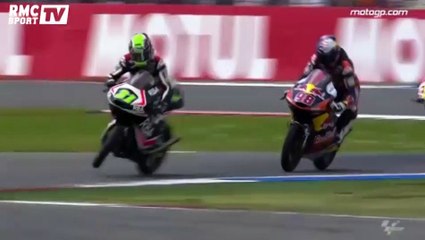 Moto3 : Niklas Ajo la course à genoux près de sa moto… et la remporte