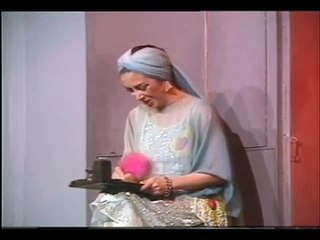 Hümeyra - İçinden Tramvay Geçen Şarkı Müzikalinden 2