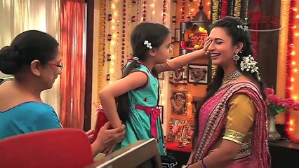 Yeh Hai Mohabbatein - Ruhi and Ishita's Emotional Scene