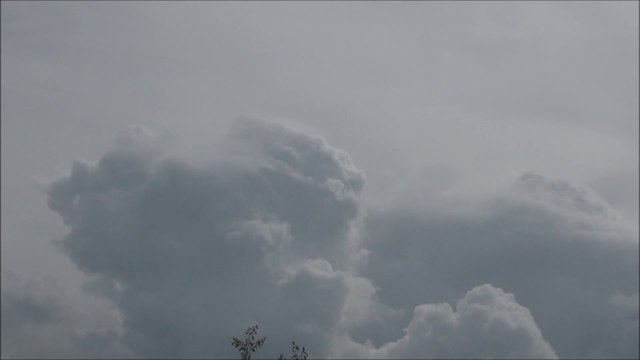 Cap clouds and lenticular 'UFO' over Poland HD