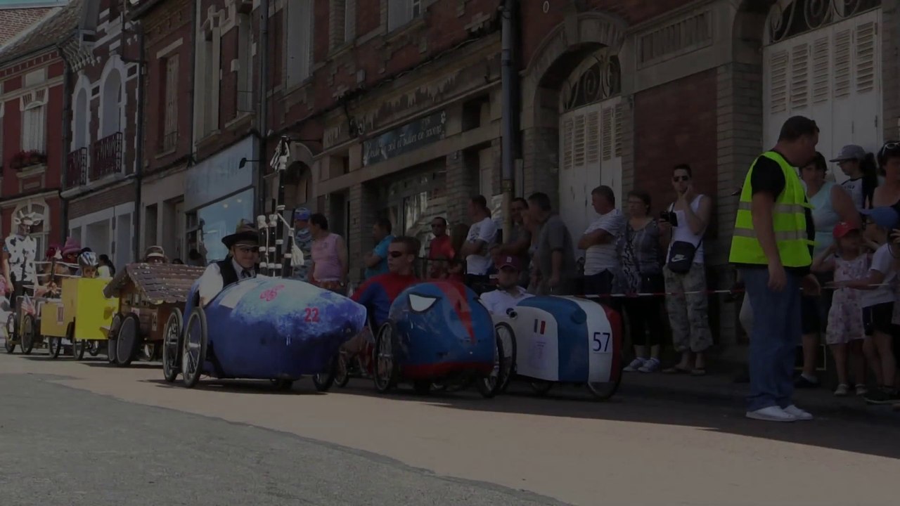 Montdidier : course de voitures à pédales