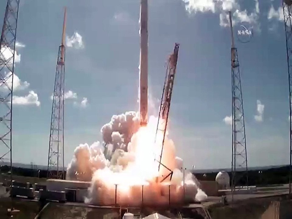 Unmanned SpaceX rocket explodes after Florida launch