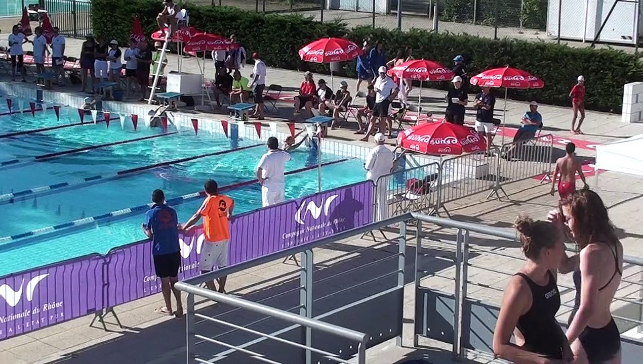 Rébecca Gensane remporte un 100 Dos face à des benjamines à Vienne (1 mn 23) Juin 2015