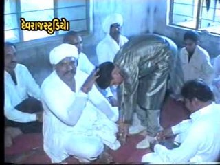 Hath Ma Nariyer Kote Varmala - Top Gujarati Devotional