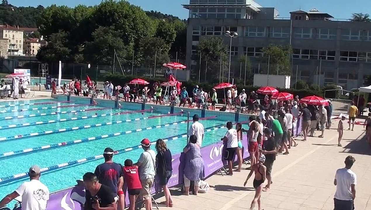 Rébecca Gensane remporte un 100 B face à des benjamines (1 37) juin 2015
