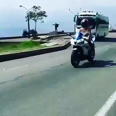 HONDA CBR 600  ( wheelie) by a girl
