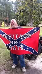 Walmart makes ISIS cake, refused Confederate flag cake