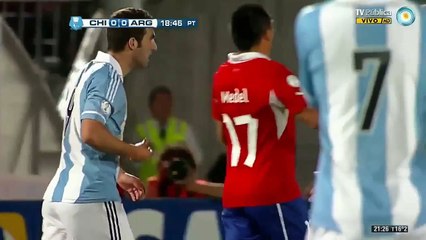 Gonzalo Jara y su obsesión por tocar traseros: Higuaín fue el primero (VIDEO)
