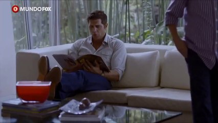 Christian Meier _escena 'Familia en Venta' #5