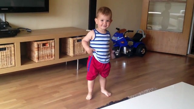 roligt,fun,humor, music, dance,barn,ont, children,jump,emir,adelina ismaili,ku ma ke,joke,laugh,