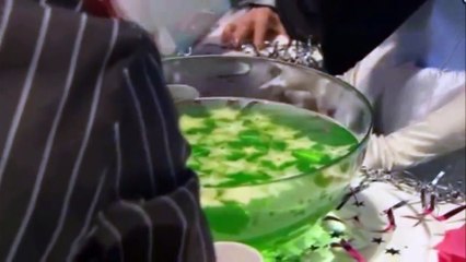 Salatut Elämät - Lari suutelee Eliasta (+ siihen johtavat kohtaukset)