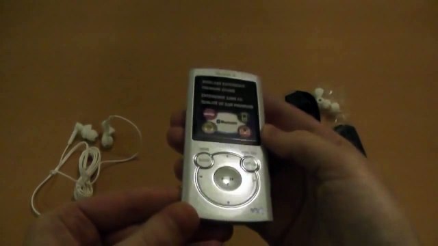 Unboxing of Sony Walkman NWZ-S765 White 16gb (S Series)