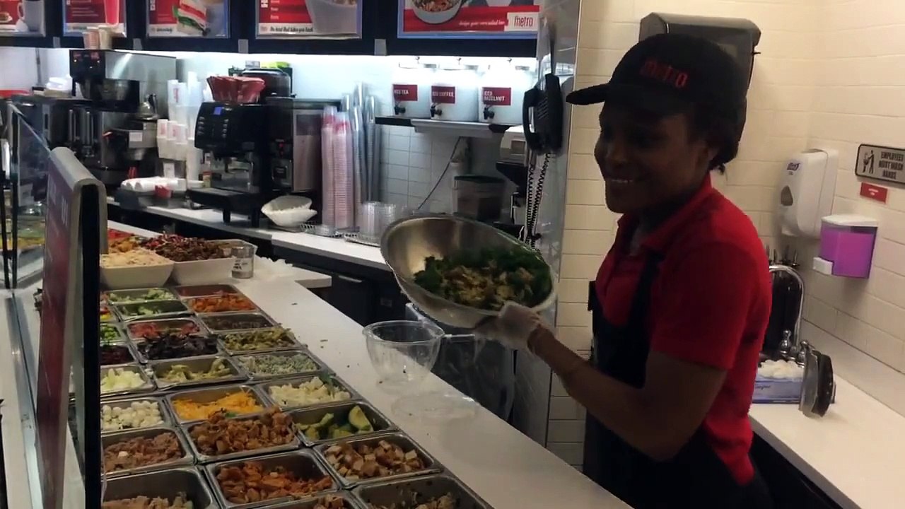Cafe Metro Aprel doing a Seamless Web order.