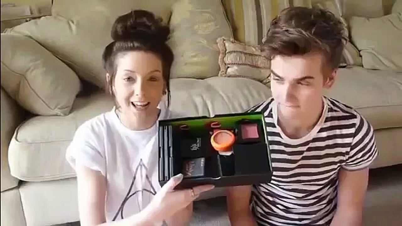 My Brother Does My Makeup (Take 2) | Zoella [Rus Sub] (русские субтитры)