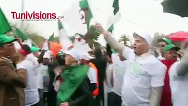 بصراحة فيديو عالمي.. الجزائريون يرفعون شعار: دزيرية توانسة خوا خوا... يا ارهابي يا جبان شعب تونس لا يهان (y) برافو