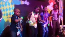 Just Dance 2 at Comic Con - I Got the Power