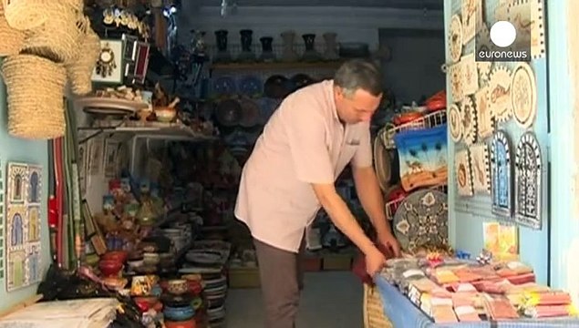 Fuga di turisti e negozi chiusi in Tunisia, il terrorismo mette in ginocchio l'economia del Paese