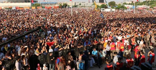 Grup Yorum 30. yılını büyük bir konser ile kutladı