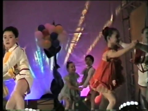 Детский школьный танец / Children's school dance / Baile de la escuela de los niños