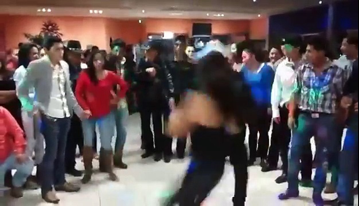 Que Manera de BAILAR!! (Cumbia texana y Cumbia Norteña) HECHO EN MEXICO!!!