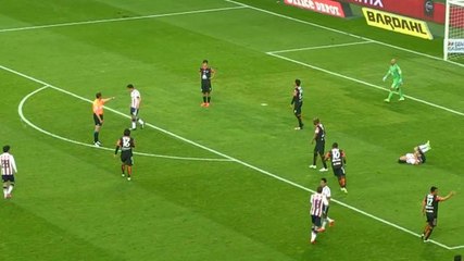 André Marín. ¿Los árbitros ayudan a las Chivas para que no desciendan?