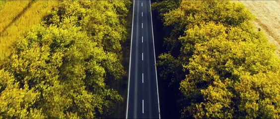 Samsung cria caminhão "transparente" com tela gigante atrás