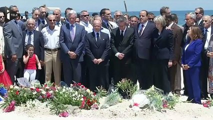 B. Cazeneuve et d'autres ministres rendent hommage aux victimes