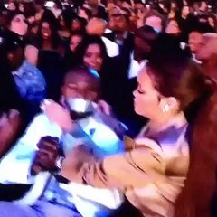 Floyd Mayweather: Rihanna le jugó pesada broma a 'Money' (VIDEO)